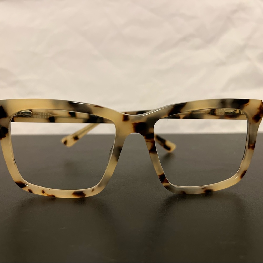 Tortoiseshell glasses